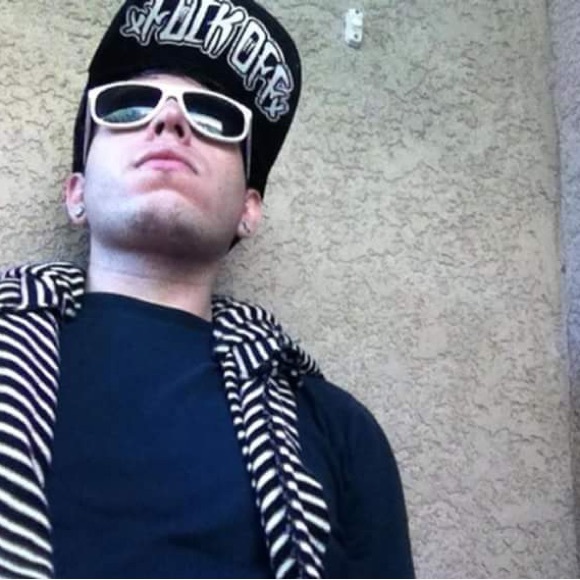 Meet your Posher, Robert - Picture 2 of 8